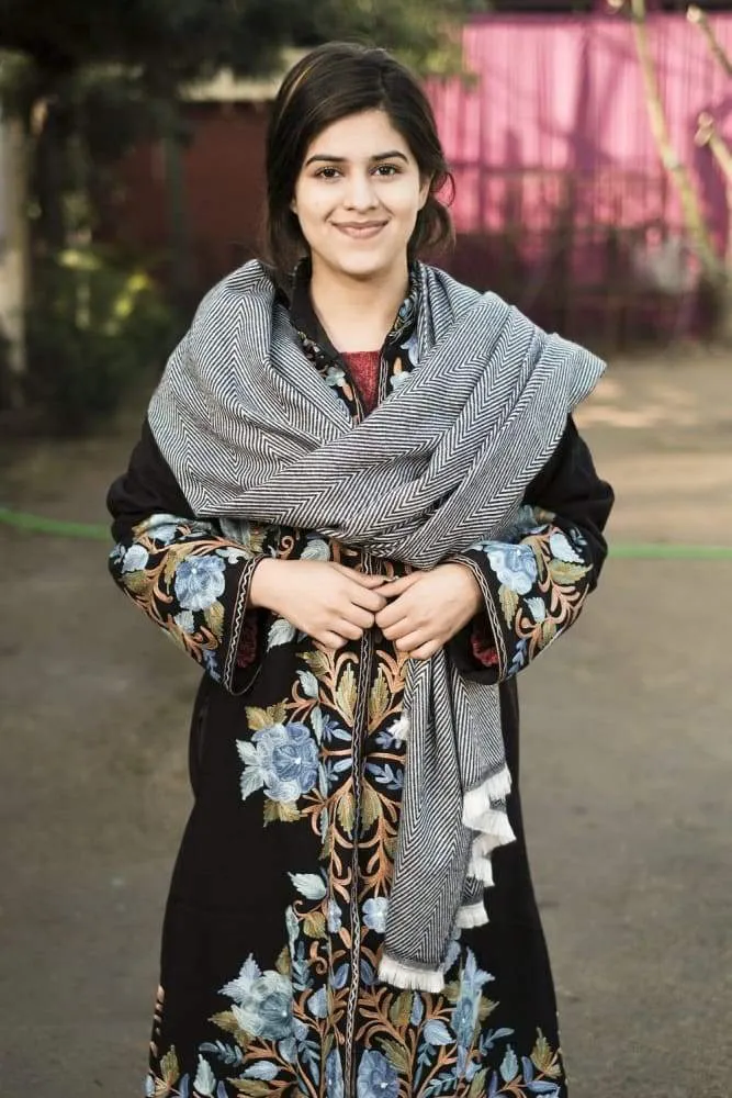 Blue And White Color Texture Semi pashmina Ladakhi Wool Shawl Is Known For Its Softness.